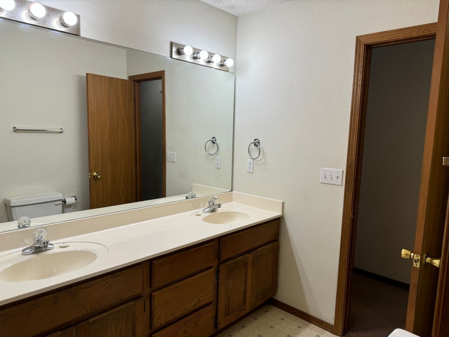 Fayetteville Apartment: Daisy Lane