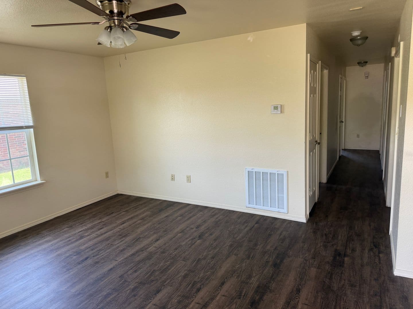 Heavener Apartment: 701 W Avenue