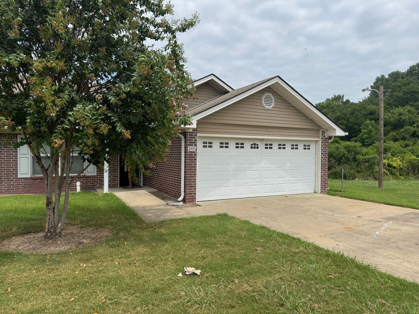 West Memphis Apartment: 195 Elizabeth Ln