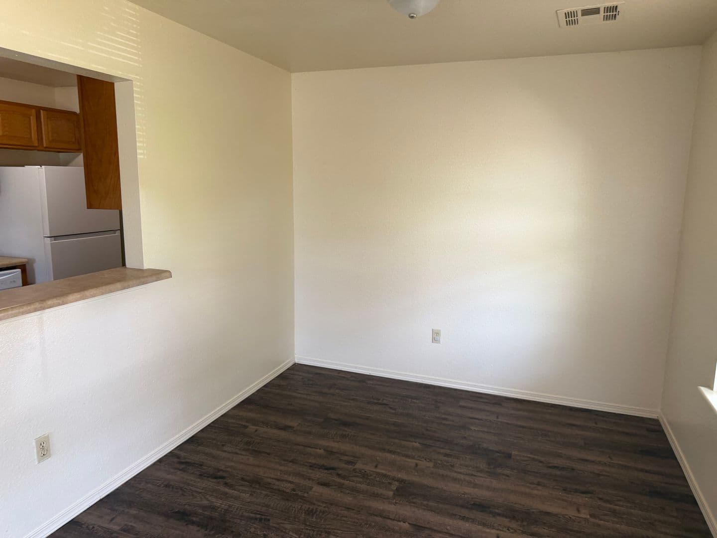 Heavener Apartment: 701 W Avenue