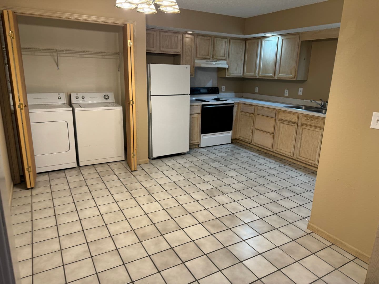 Fayetteville Apartment: Daisy Lane