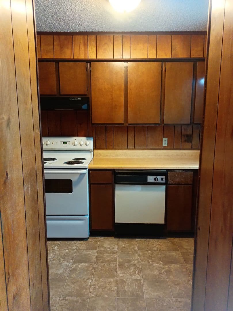 Fayetteville Apartment: 1571 N Leverett Ave