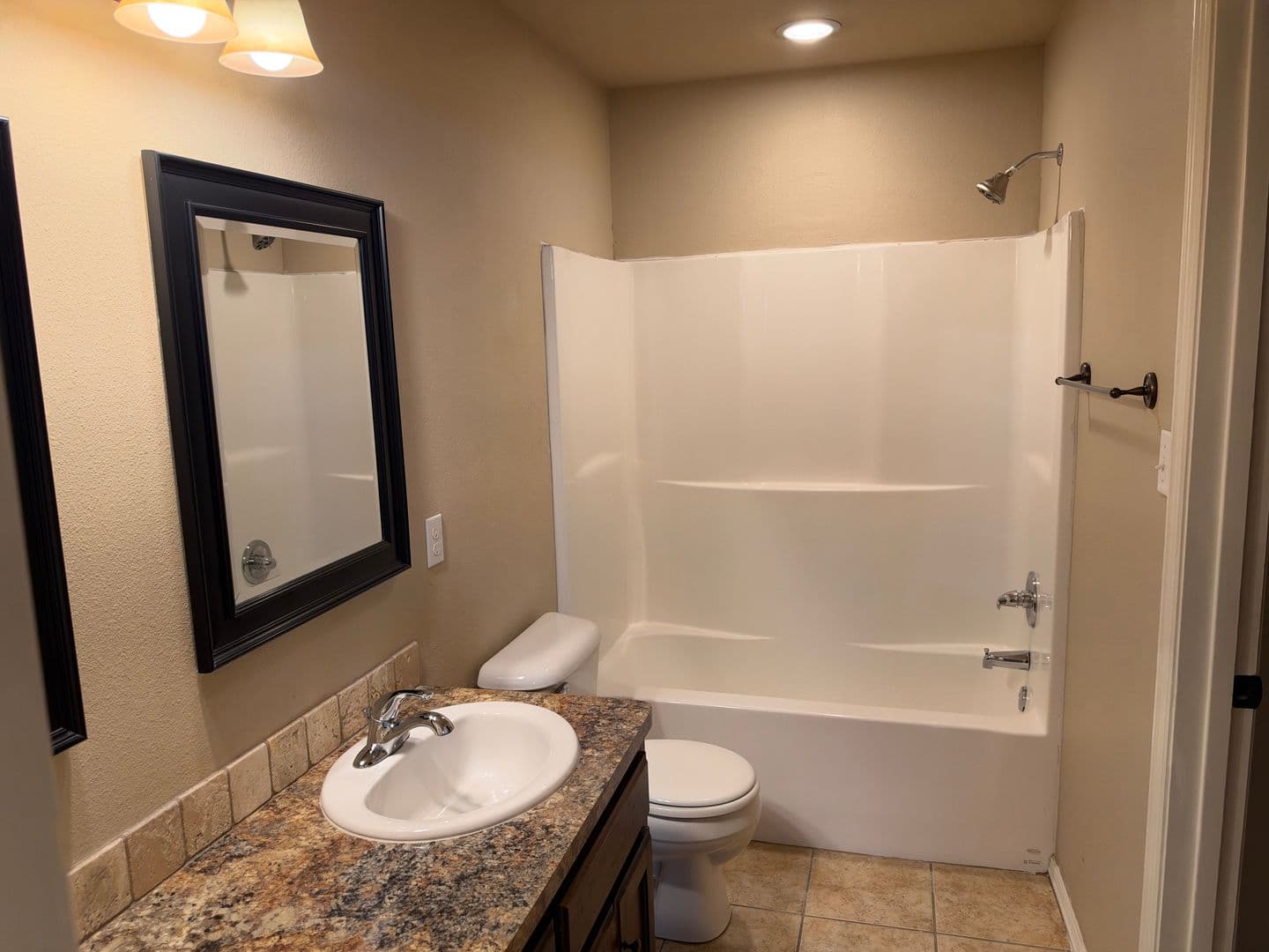 FORT SMITH Apartment: 6000-6002 White Oak Cir