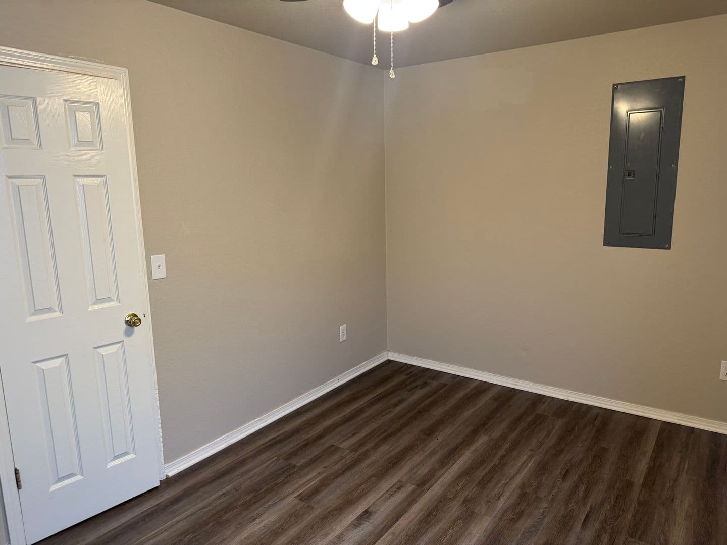 Barling Apartment: 1206 Fort Street