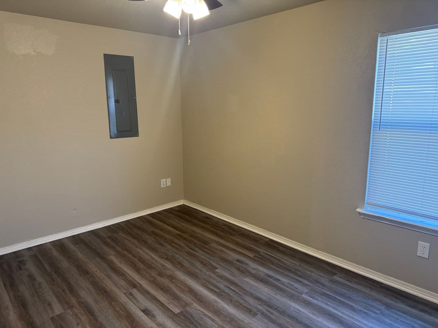 Barling Apartment: 1206 Fort Street