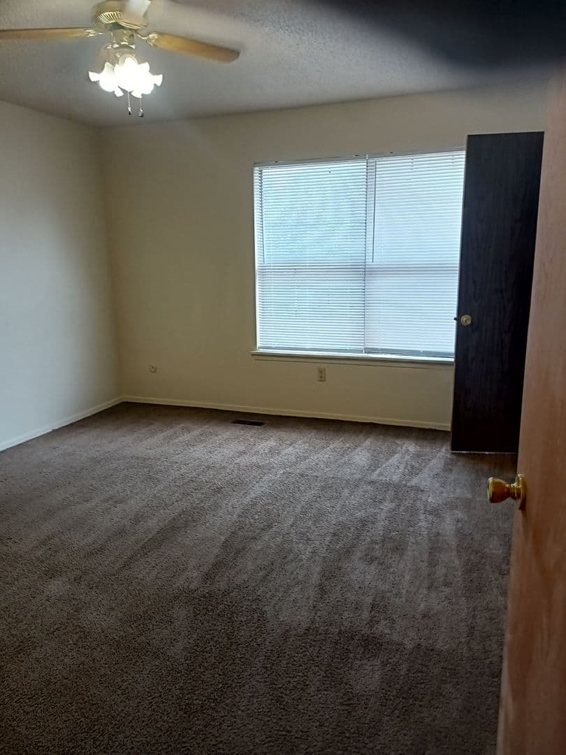 Fayetteville Apartment: 1571 N Leverett Ave