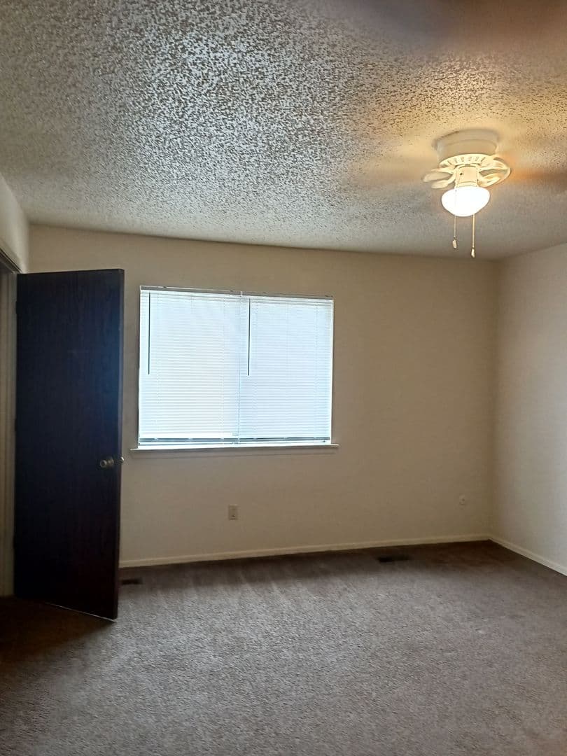 Fayetteville Apartment: 1571 N Leverett Ave
