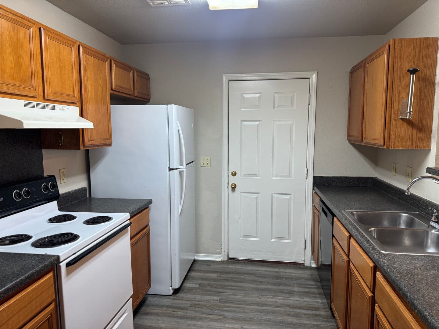Barling Apartment: 1206 Fort Street