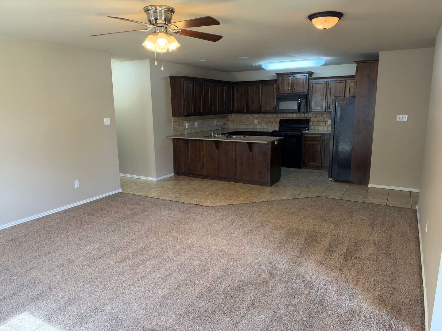 FORT SMITH Apartment: 6000-6002 White Oak Cir