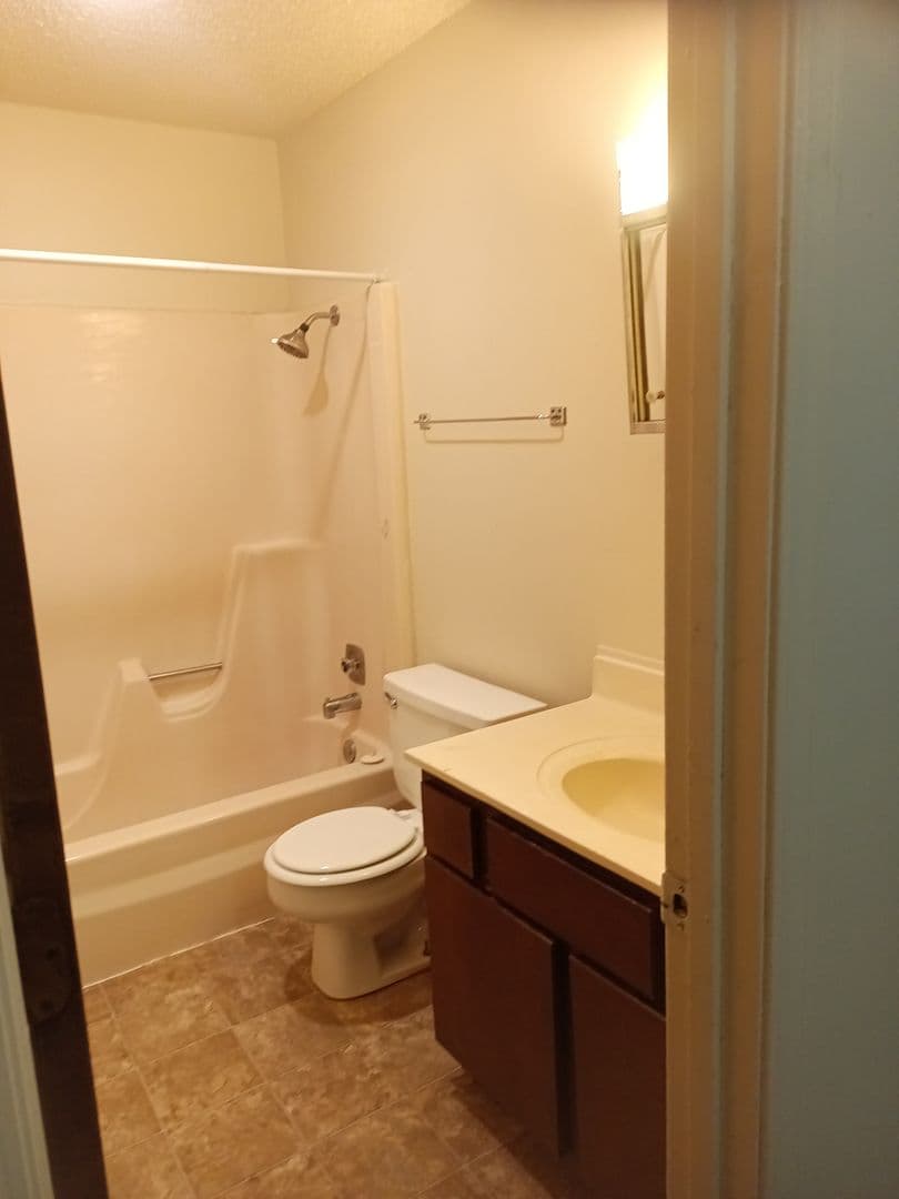 Fayetteville Apartment: 1571 N Leverett Ave