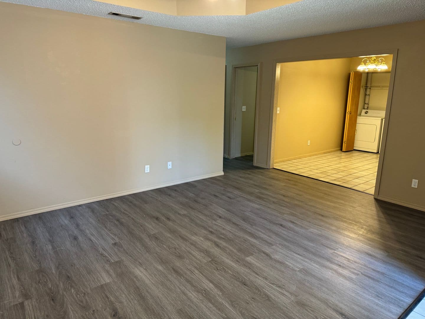 Fayetteville Apartment: Daisy Lane