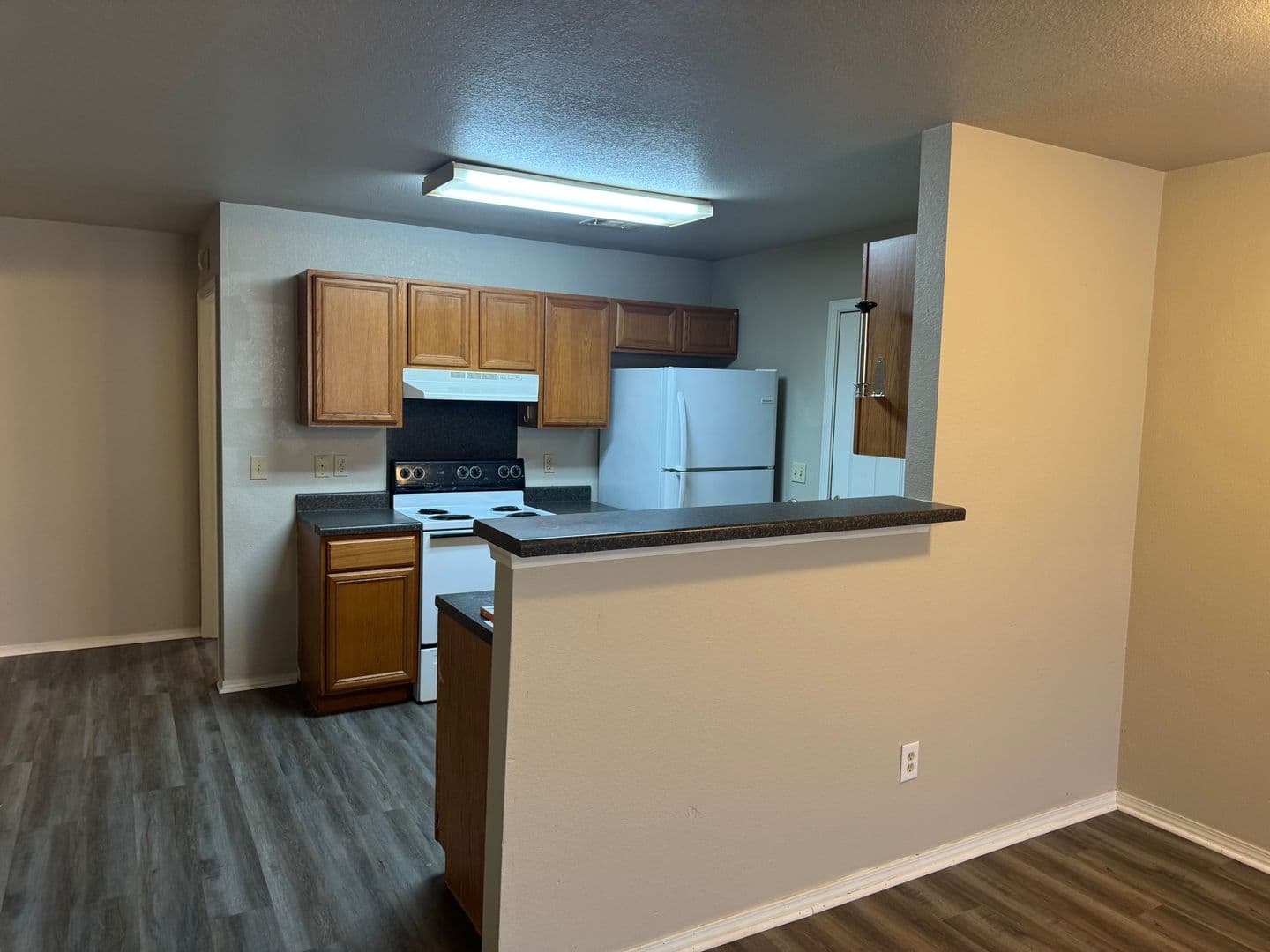 Barling Apartment: 1206 Fort Street