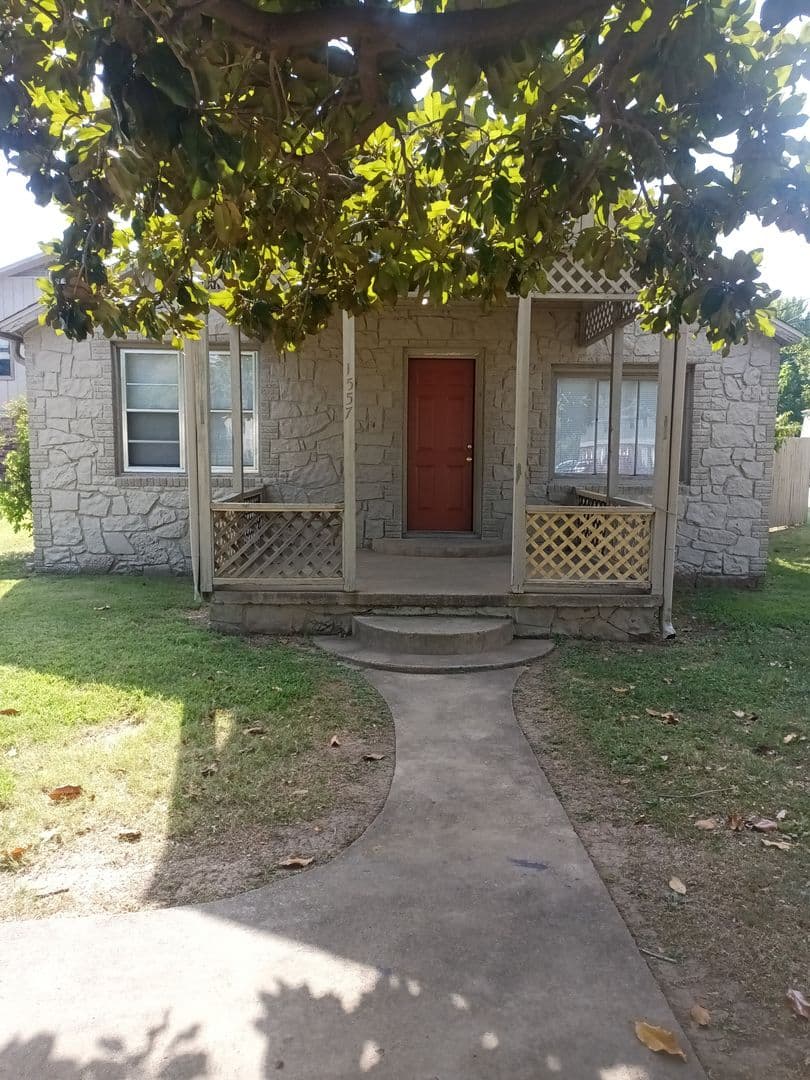 Fayetteville Apartment: 1571 N Leverett Ave