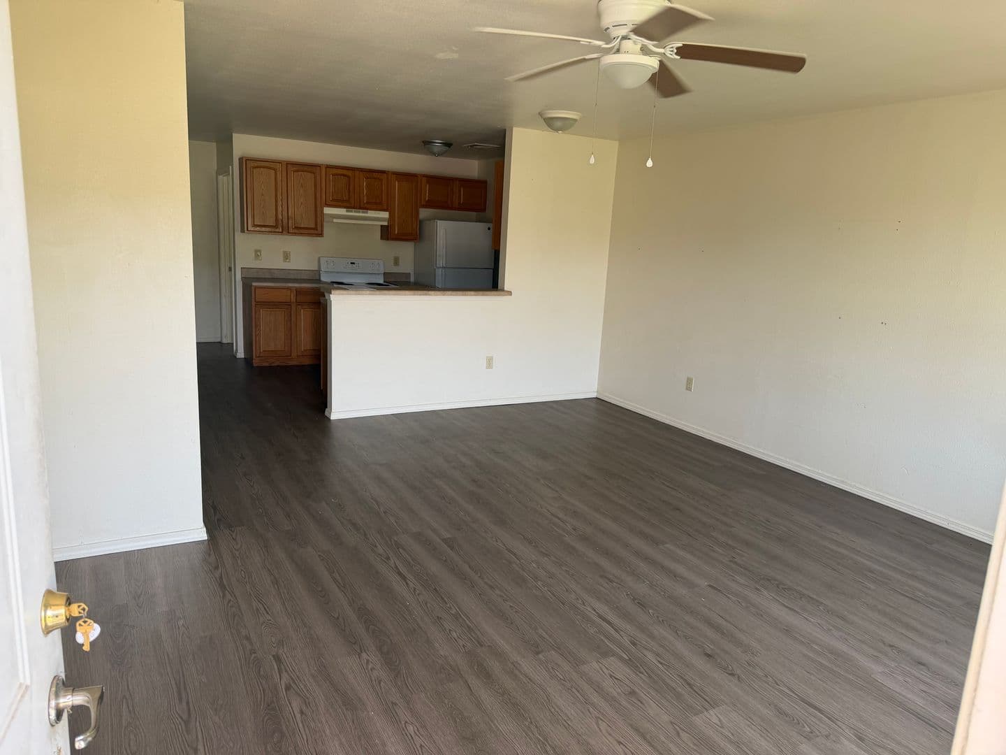 Heavener Apartment: 701 W Avenue