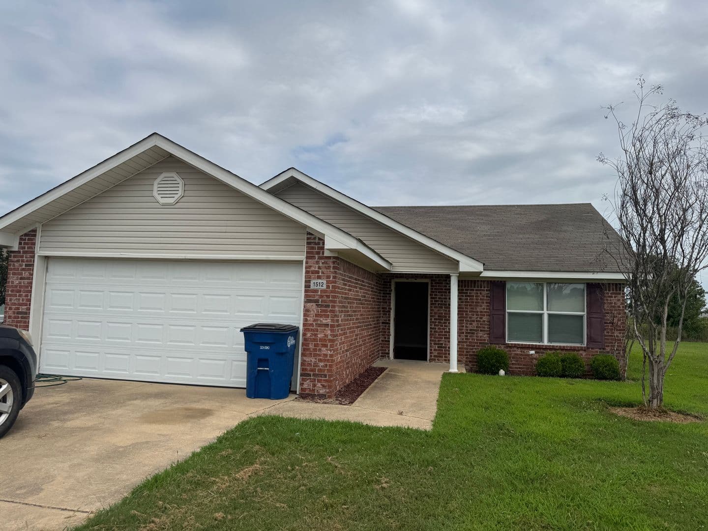 West Memphis Apartment: 1400 Village Dr