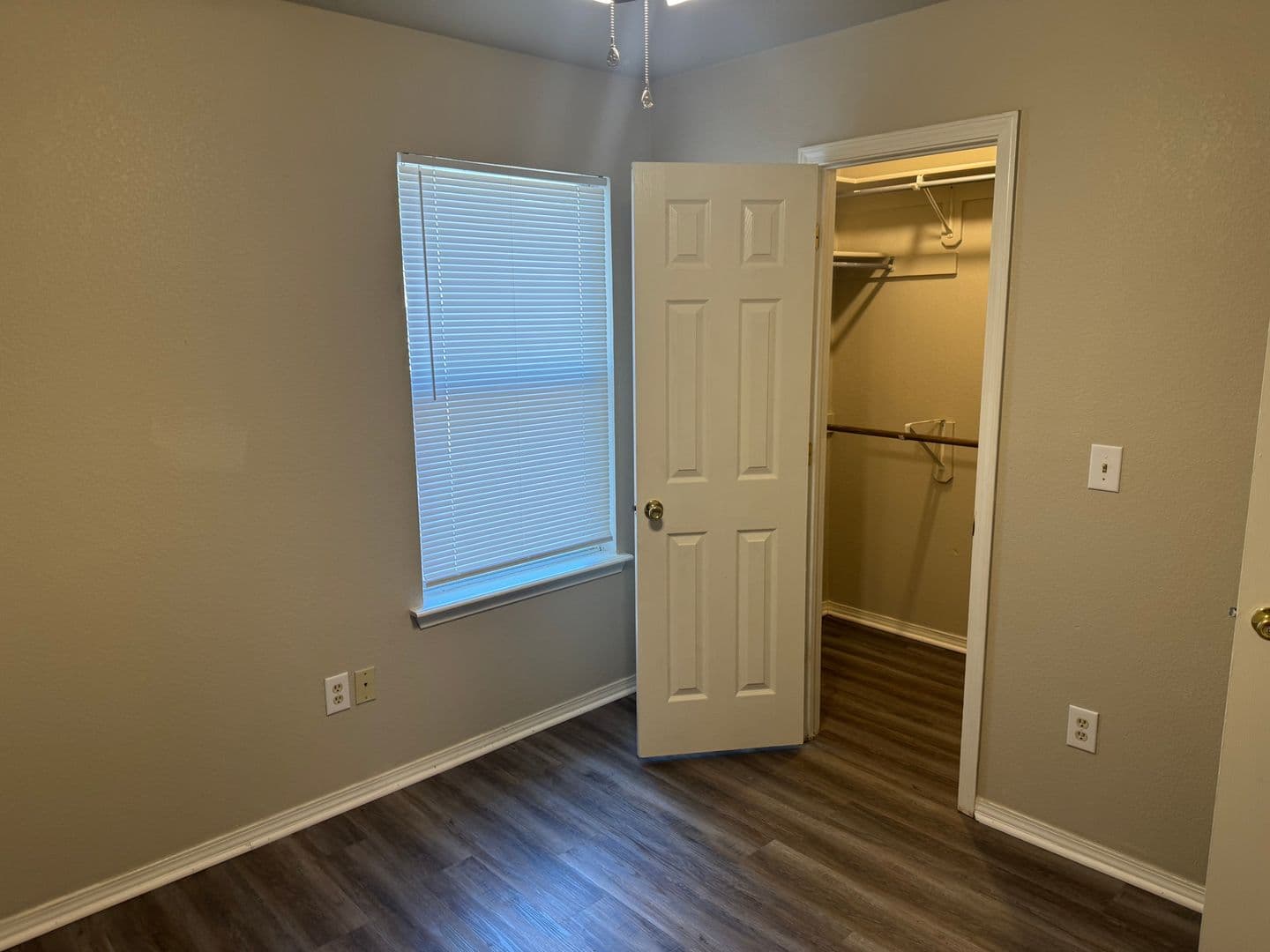 Barling Apartment: 1206 Fort Street