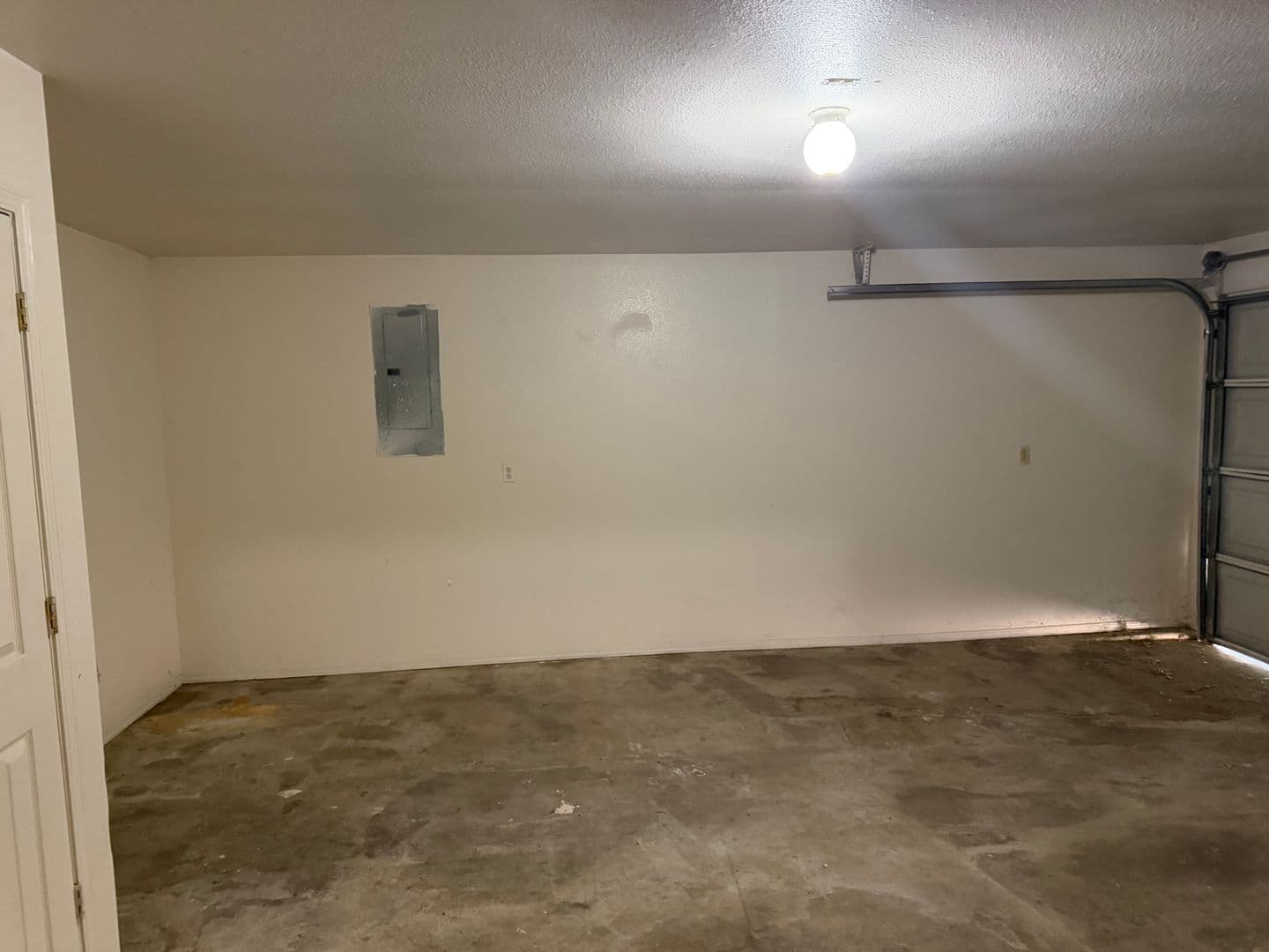 Heavener Apartment: 701 W Avenue