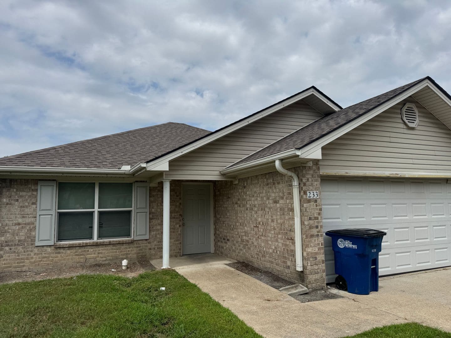 West Memphis Apartment: 195 Elizabeth Ln