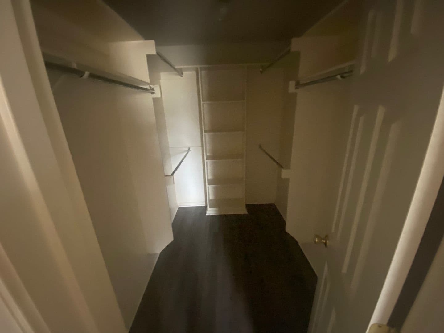 Barling Apartment: 1206 Fort Street