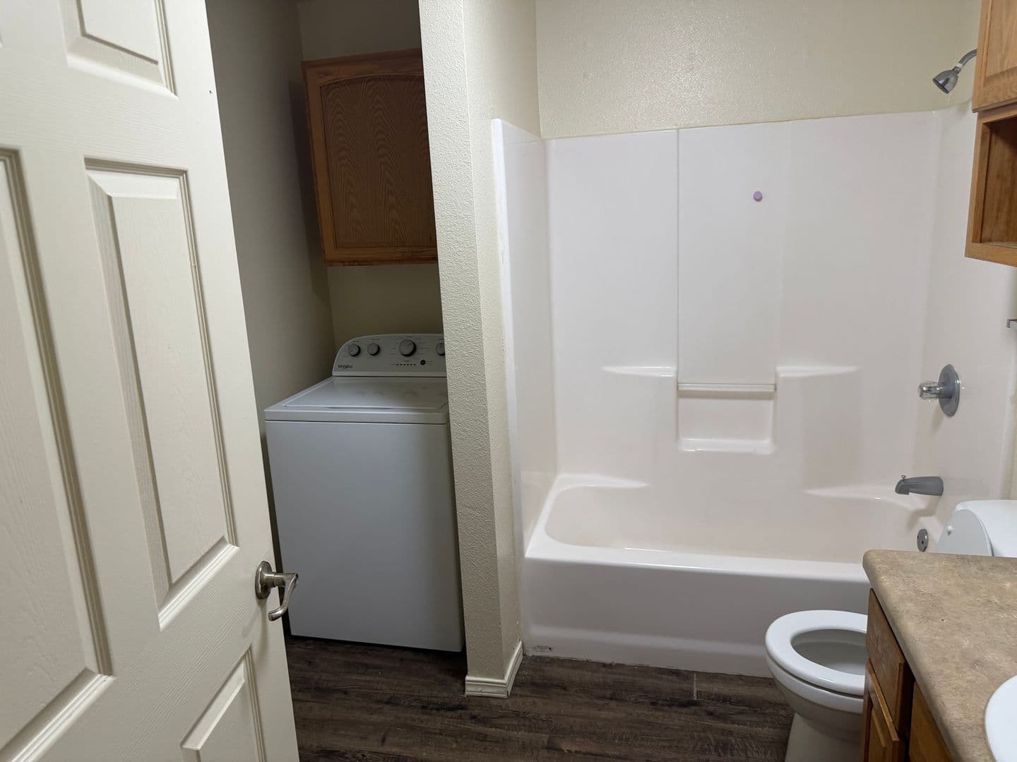 Heavener Apartment: 701 W Avenue