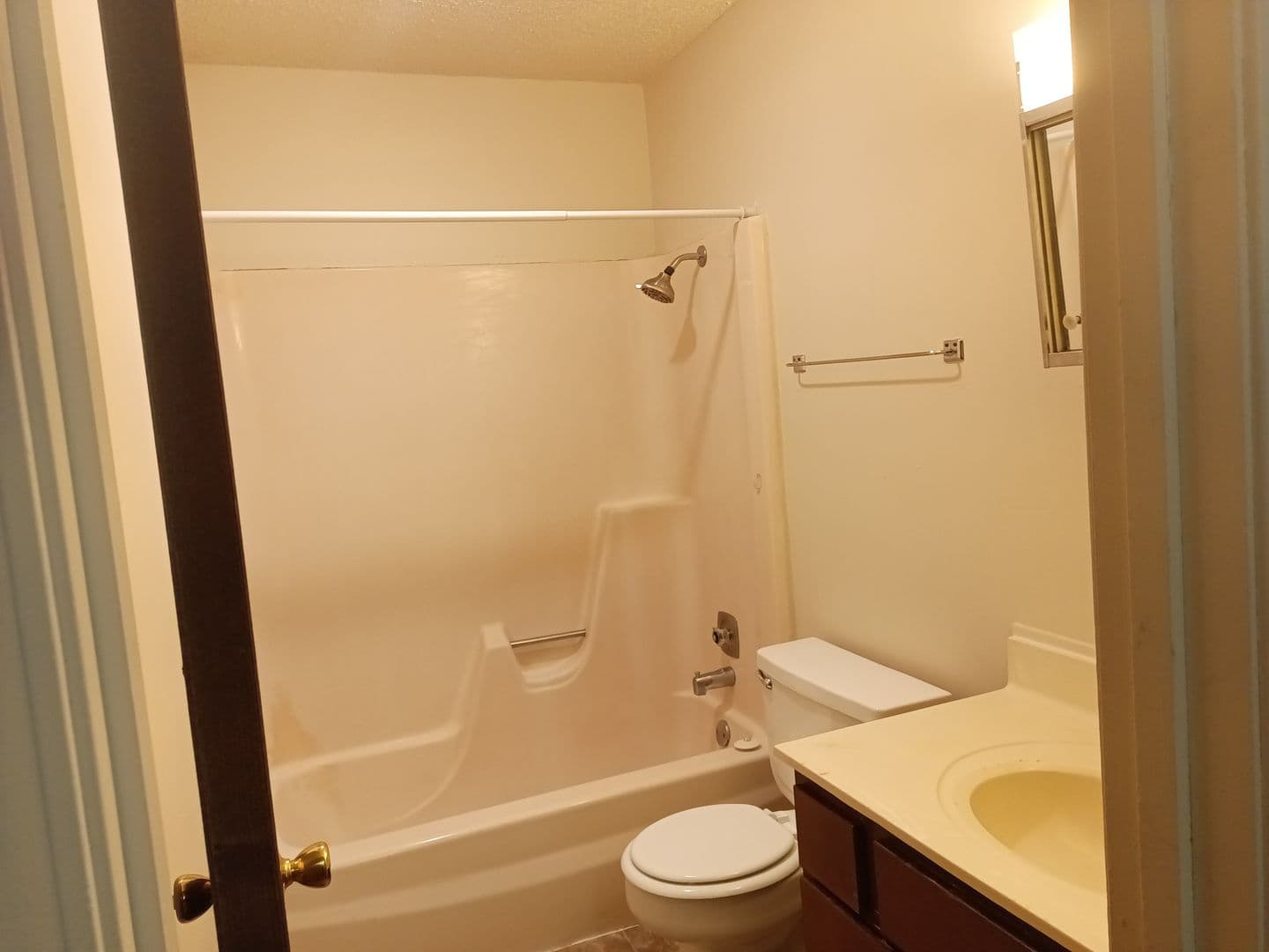 Fayetteville Apartment: 1571 N Leverett Ave