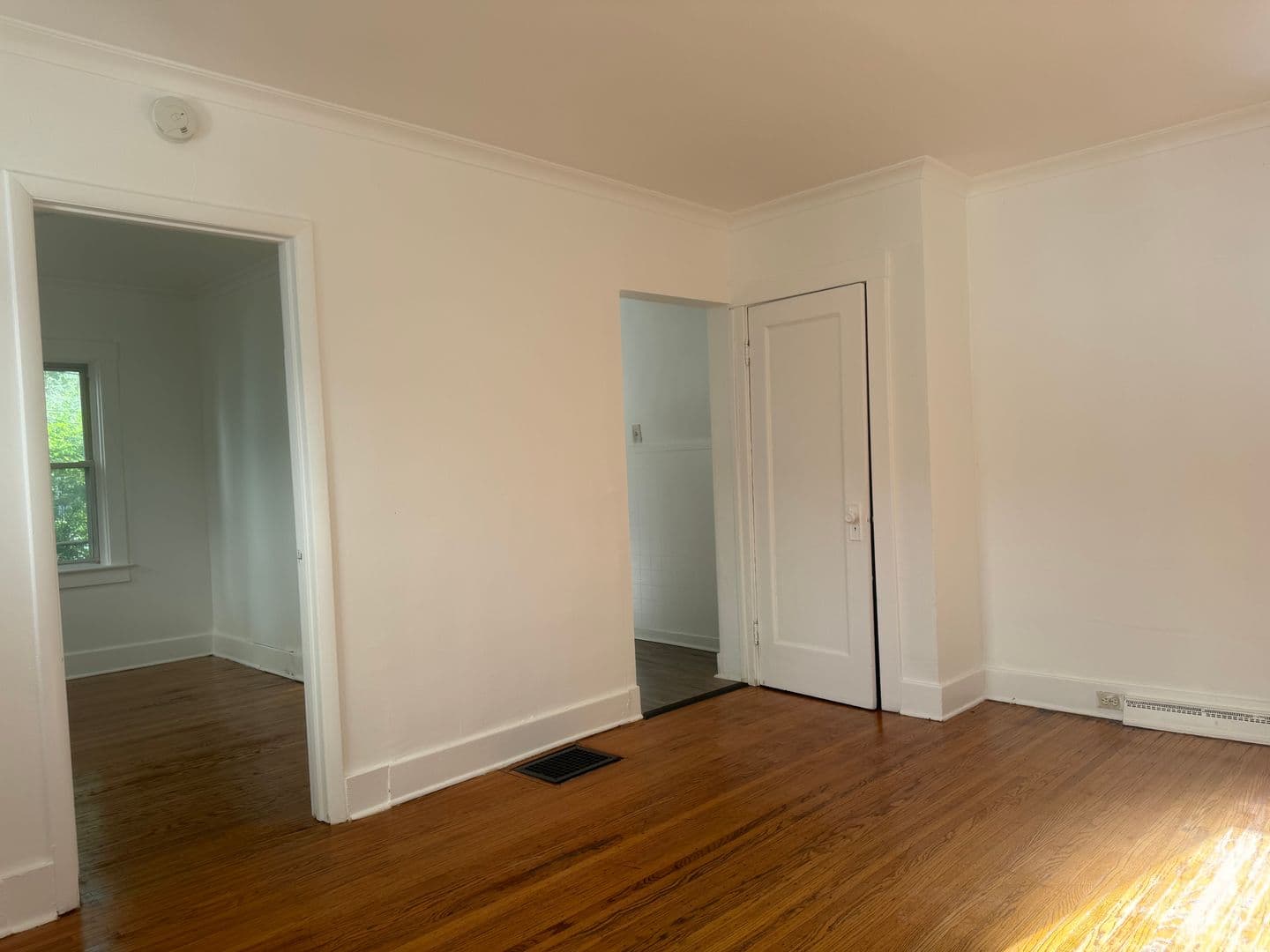 Rochester House: 14 Admiral Pk