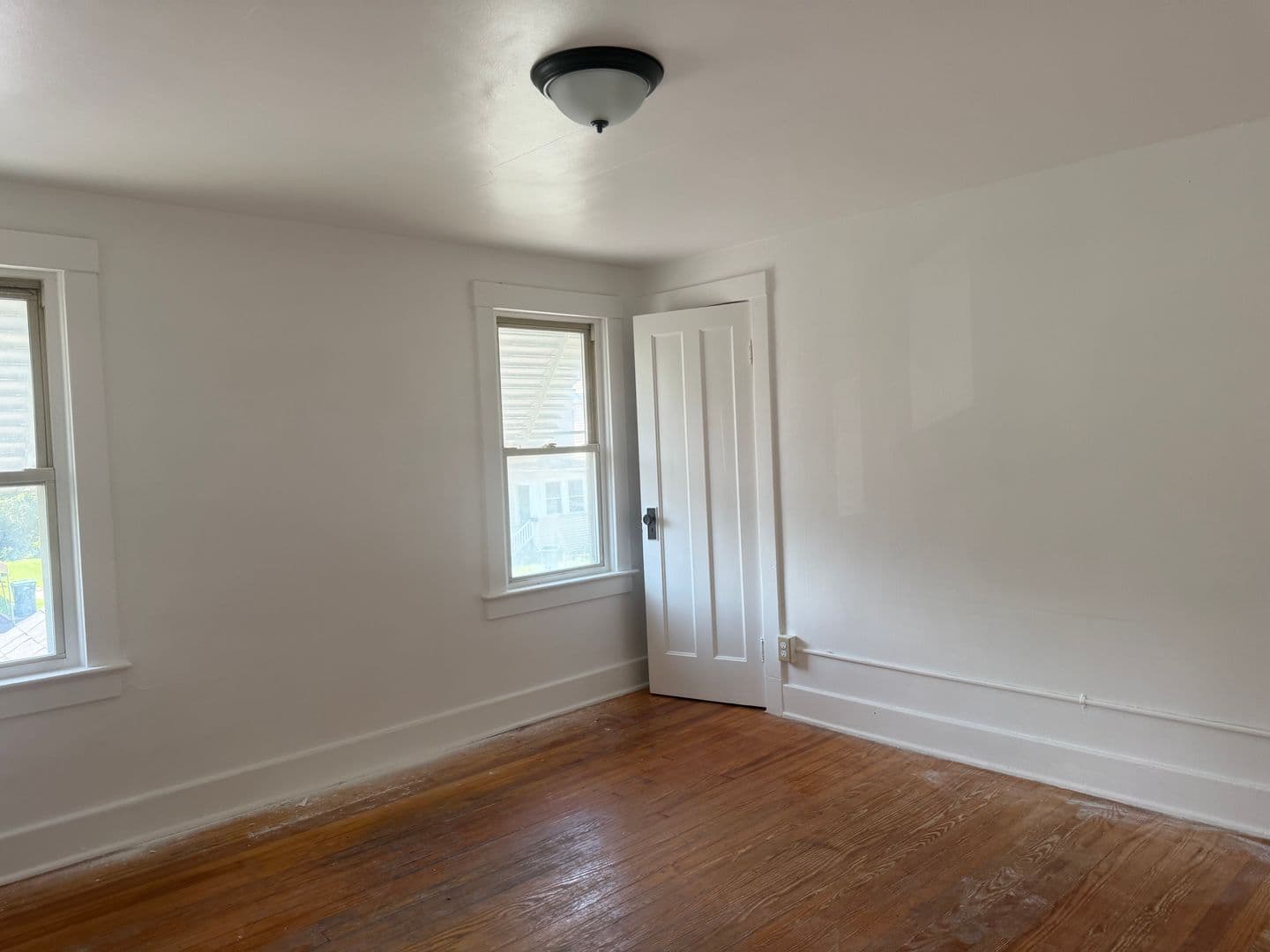 Rochester House: 14 Admiral Pk