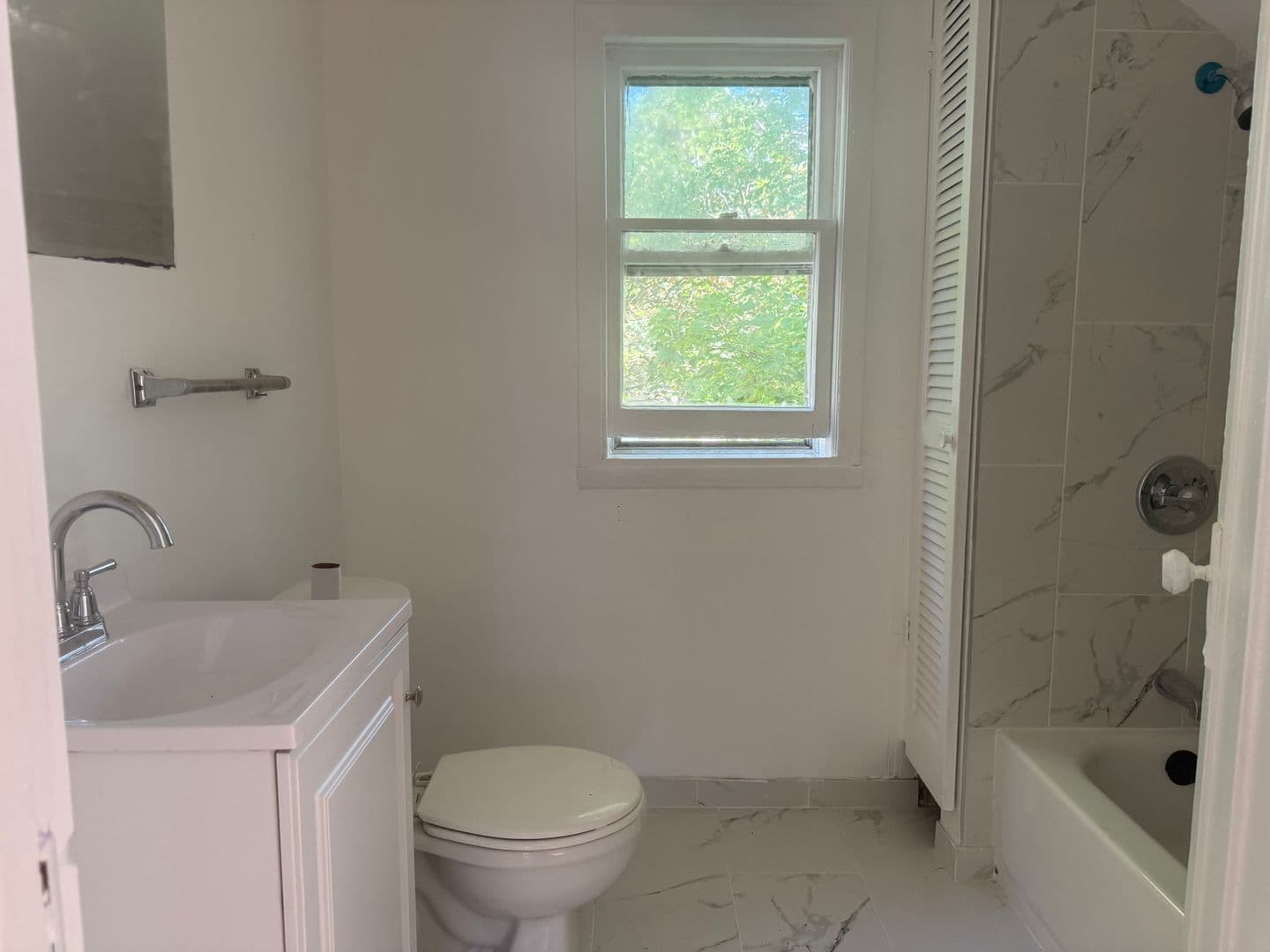 Rochester House: 14 Admiral Pk