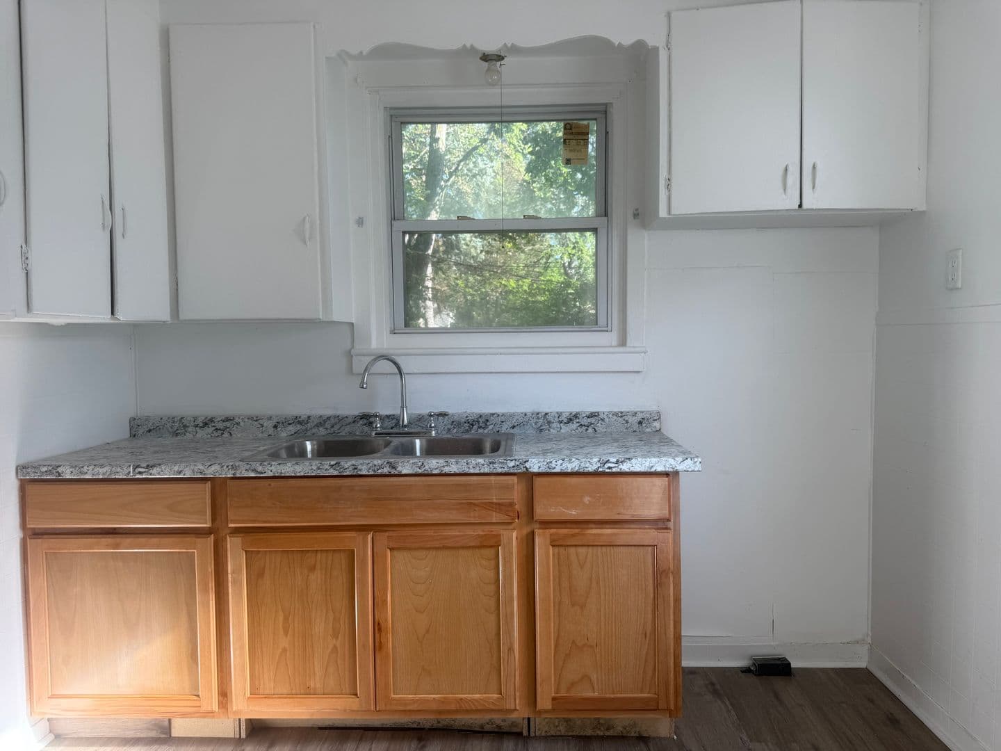 Rochester House: 14 Admiral Pk