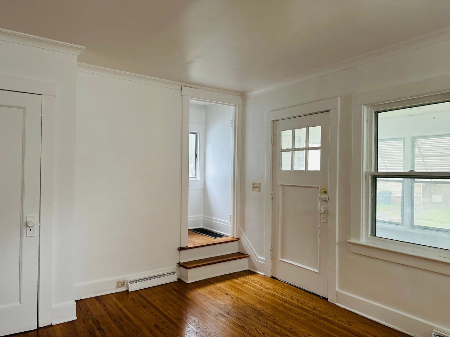 Rochester House: 14 Admiral Pk