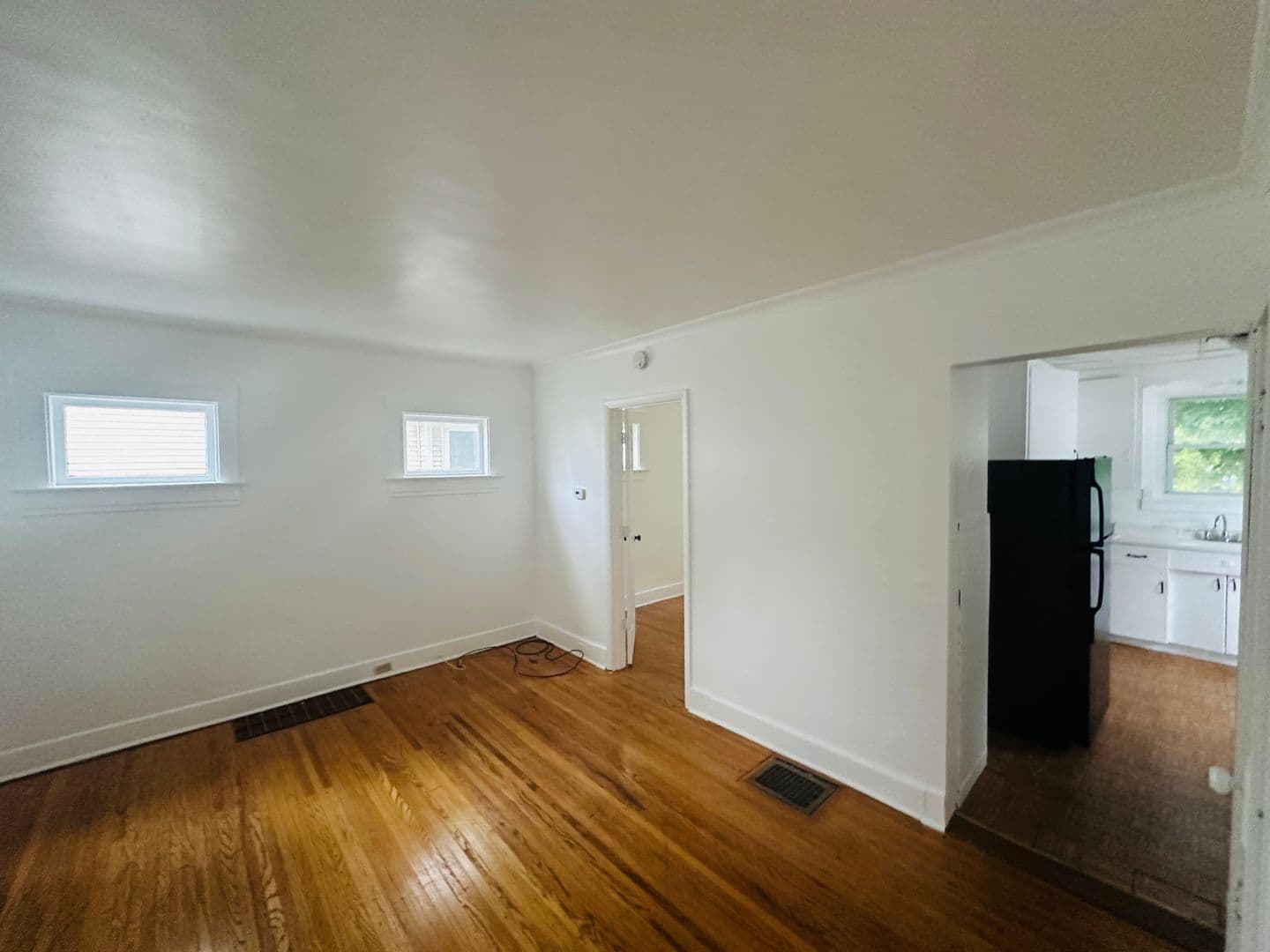 Rochester House: 14 Admiral Pk