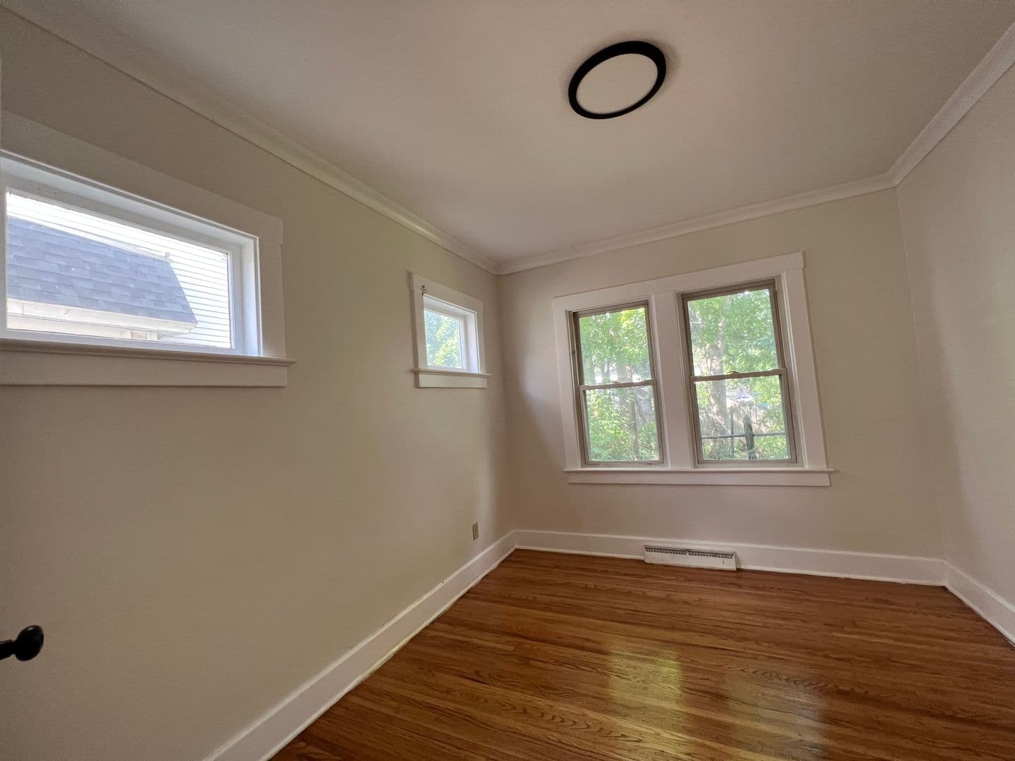 Rochester House: 14 Admiral Pk