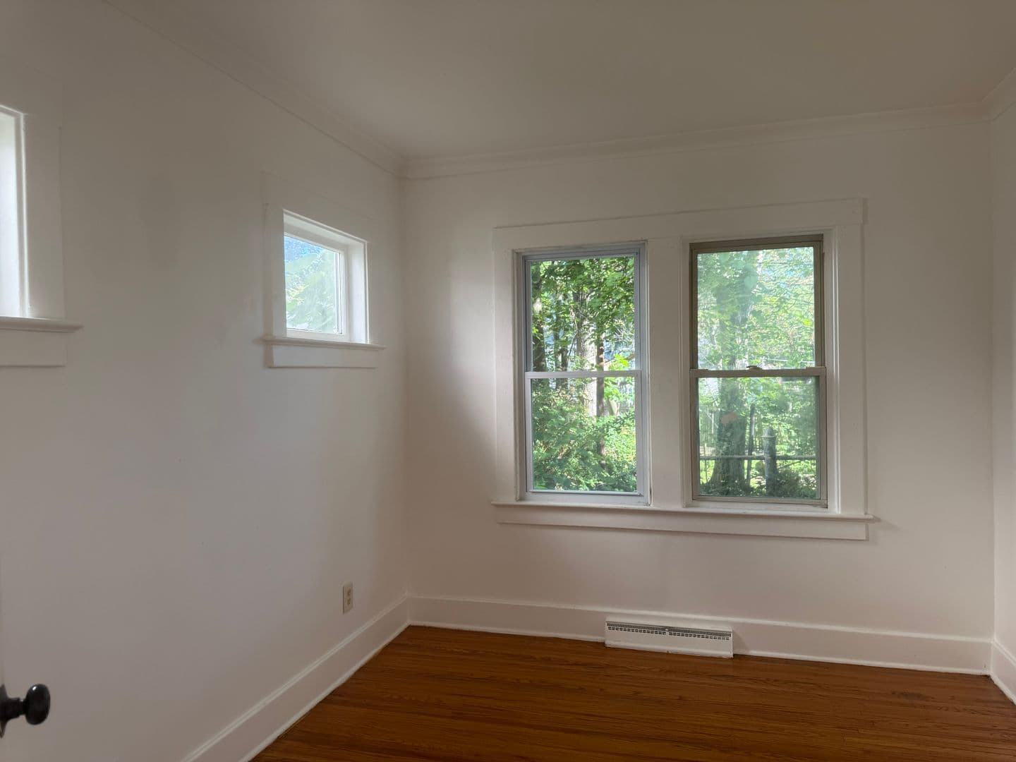Rochester House: 14 Admiral Pk