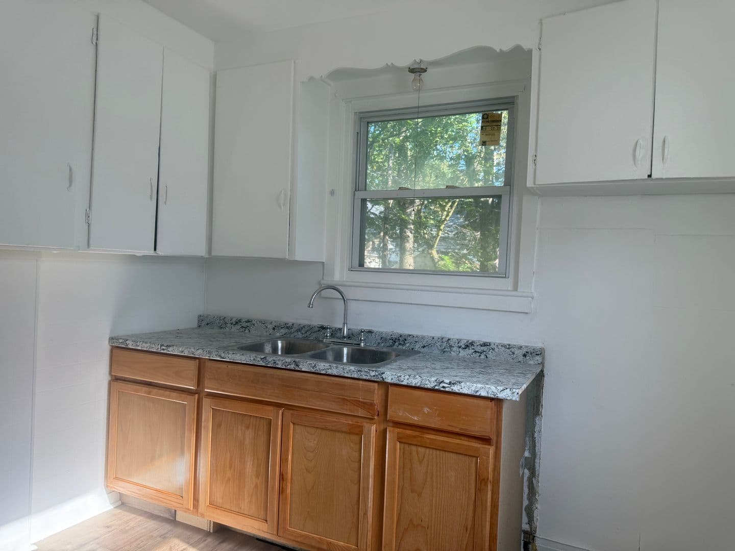 Rochester House: 14 Admiral Pk