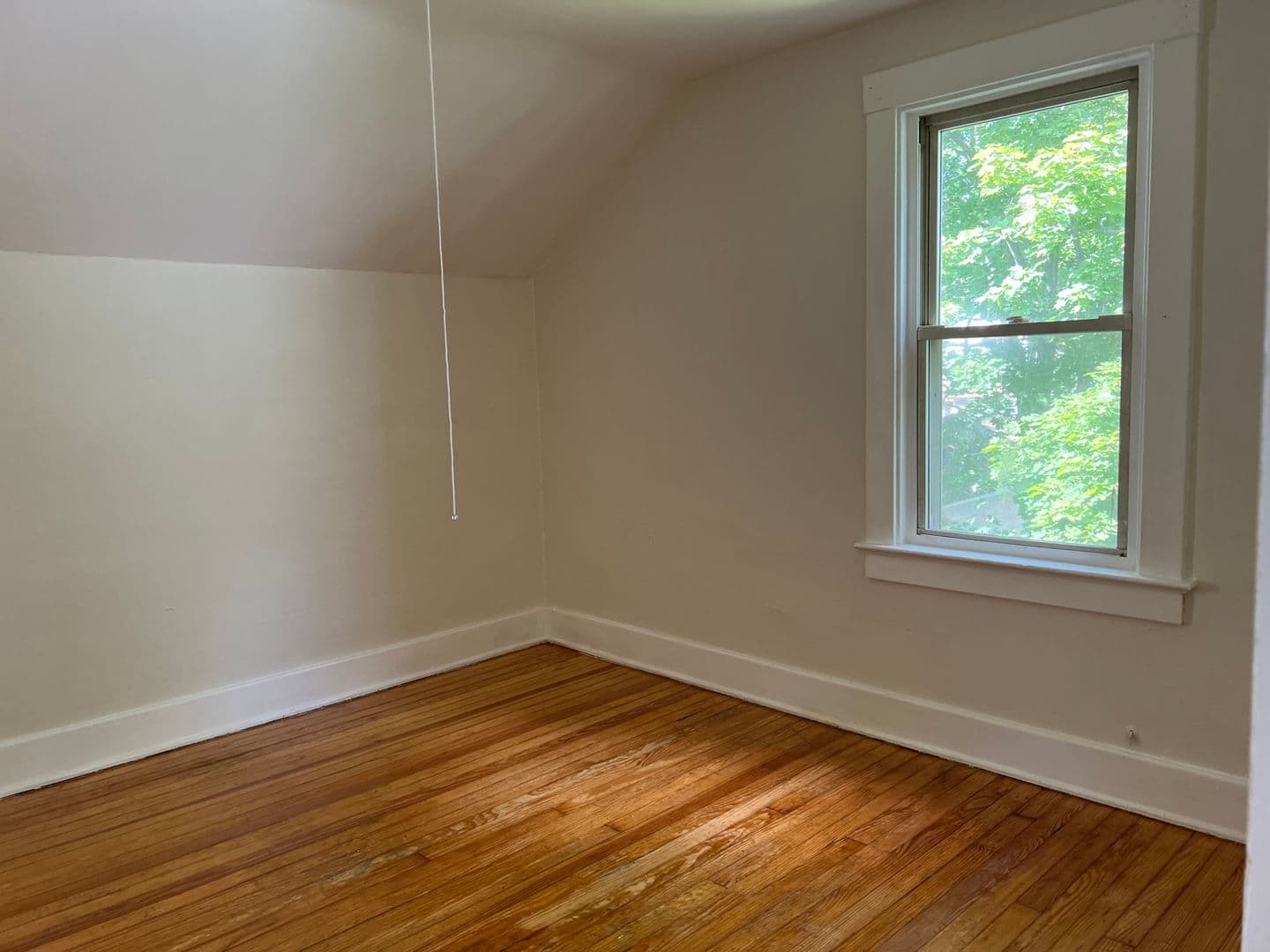 Rochester House: 14 Admiral Pk