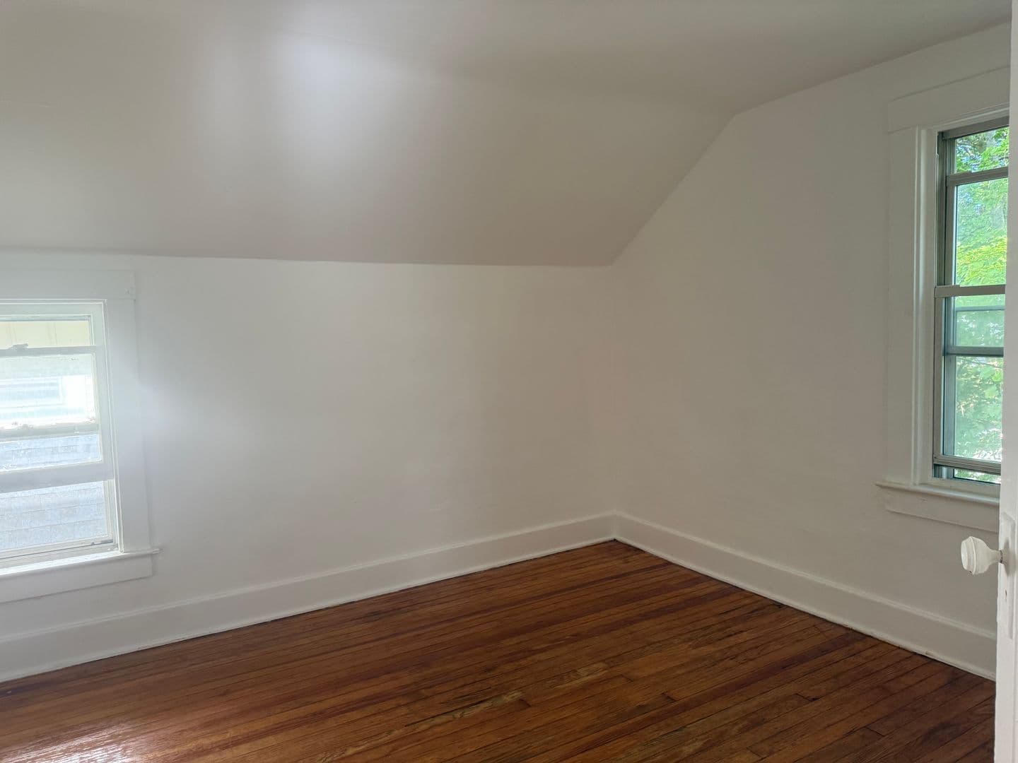 Rochester House: 14 Admiral Pk
