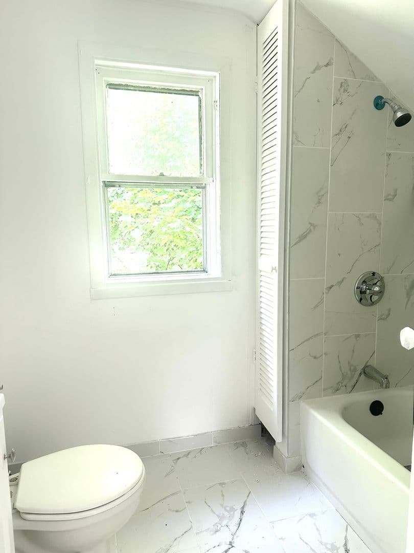 Rochester House: 14 Admiral Pk