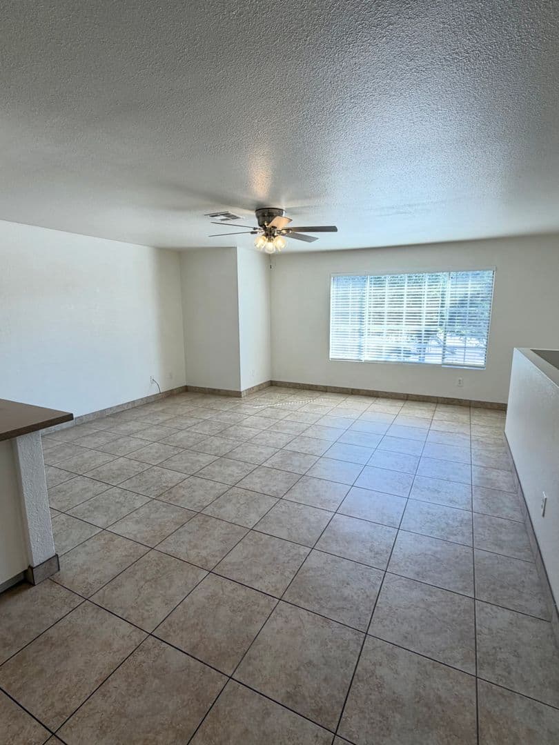 IMPERIAL BEACH Apartment: 1140 CALLA AVE