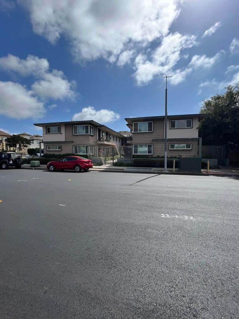 SAN DIEGO Apartment: 2577 BROADWAY