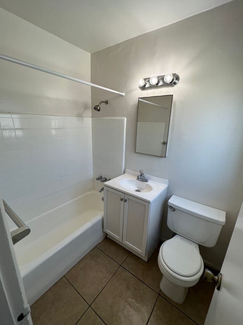 SAN DIEGO Apartment: 2577 BROADWAY