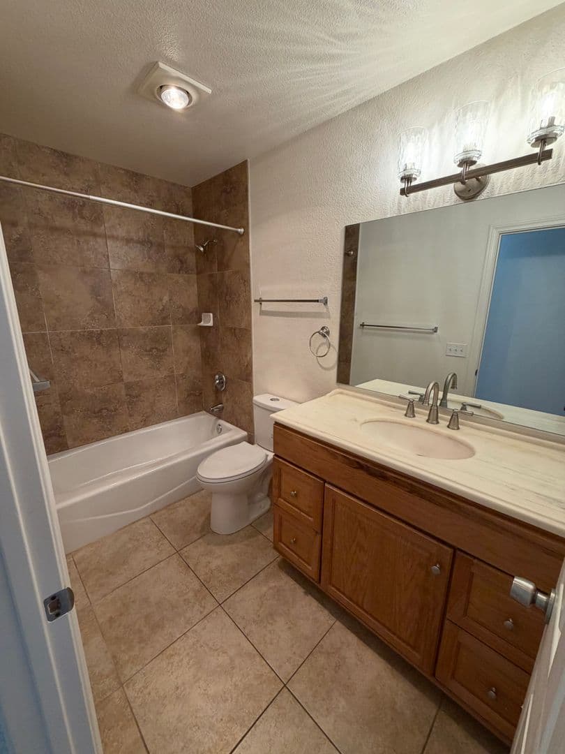 IMPERIAL BEACH Apartment: 1140 CALLA AVE