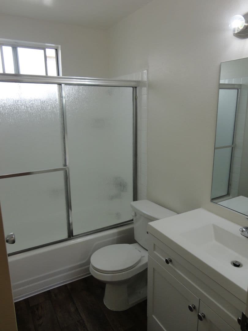 SAN DIEGO Apartment: 4450 CLEVELAND AVE