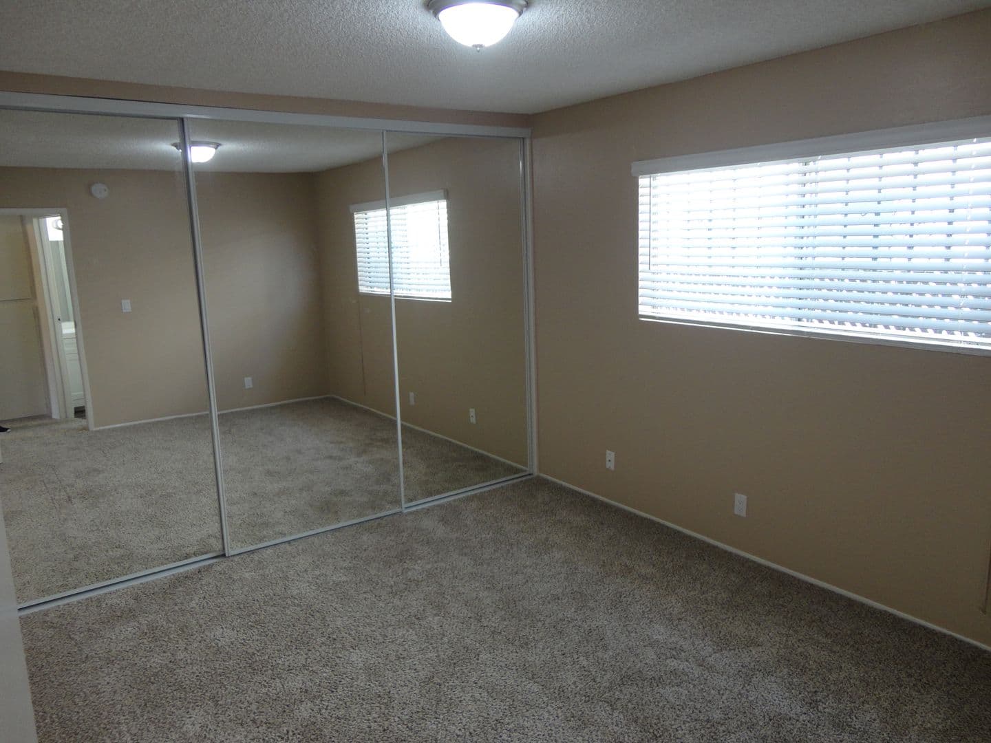 SAN DIEGO Apartment: 4450 CLEVELAND AVE