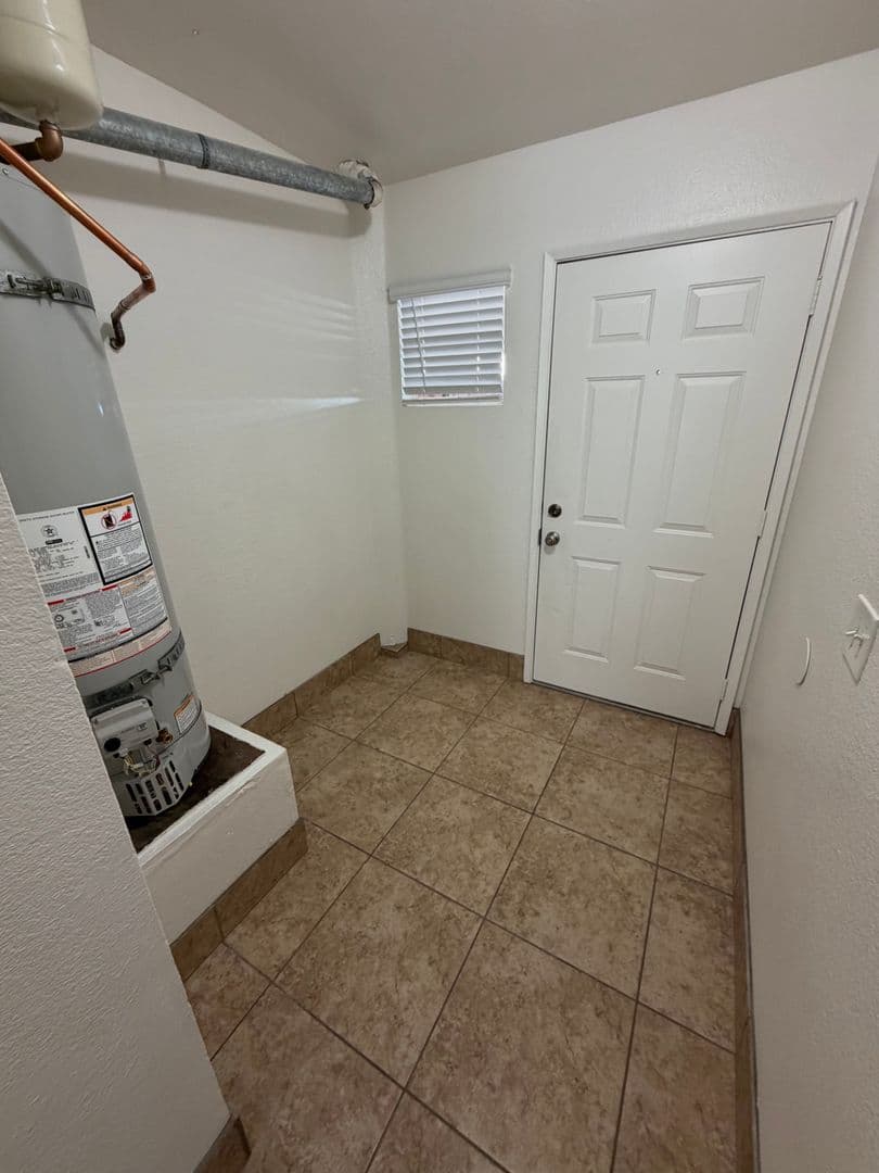 IMPERIAL BEACH Apartment: 1140 CALLA AVE