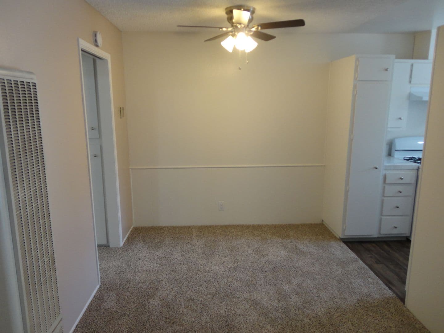SAN DIEGO Apartment: 4450 CLEVELAND AVE