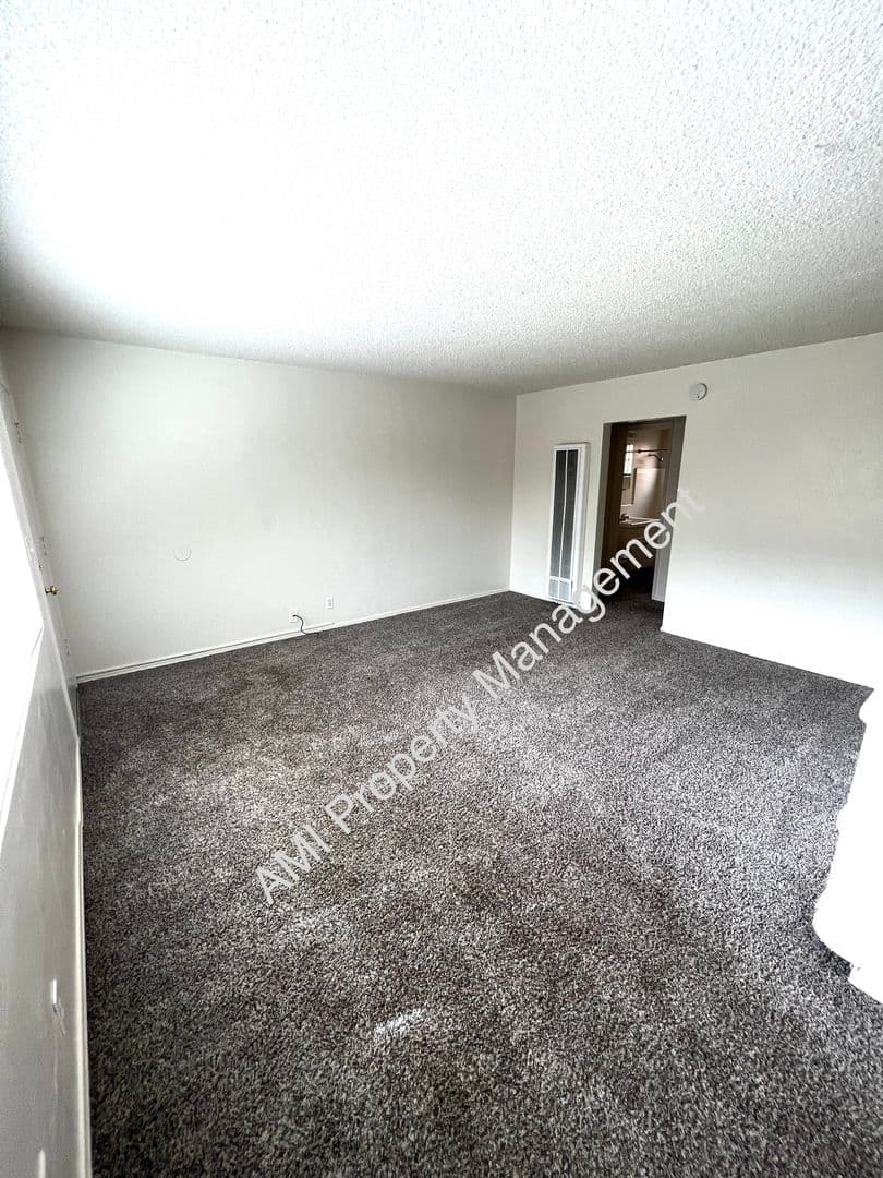SAN DIEGO Apartment: 4127 33RD ST