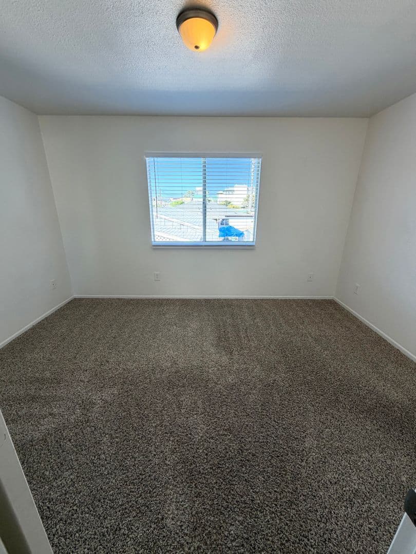IMPERIAL BEACH Apartment: 1140 CALLA AVE