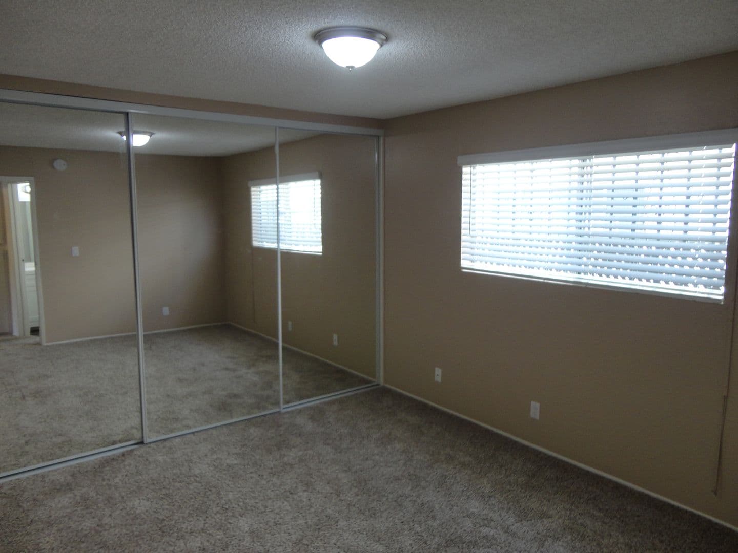 SAN DIEGO Apartment: 4450 CLEVELAND AVE