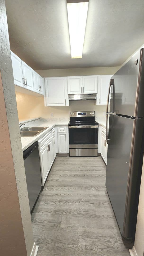 Gainesville Apartment: 4327 - 6903 SW  Terrace