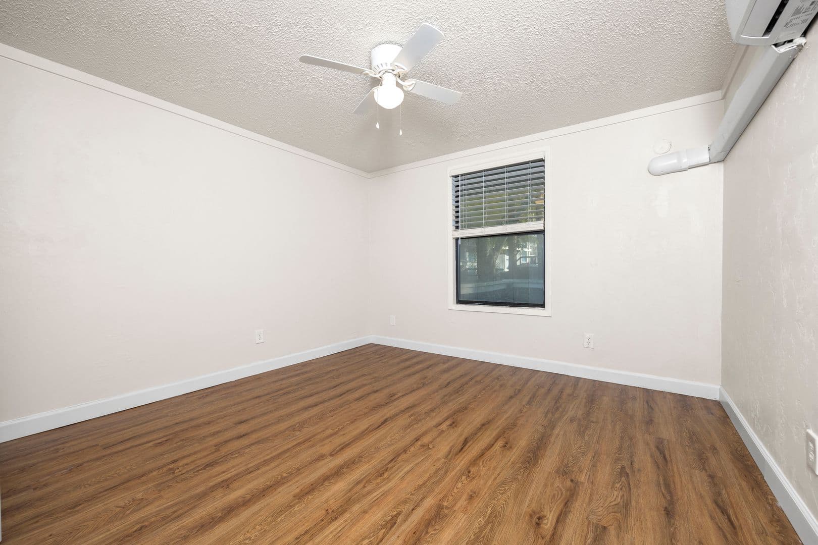 Lake City Apartment: 826 SW Amberwood Loop